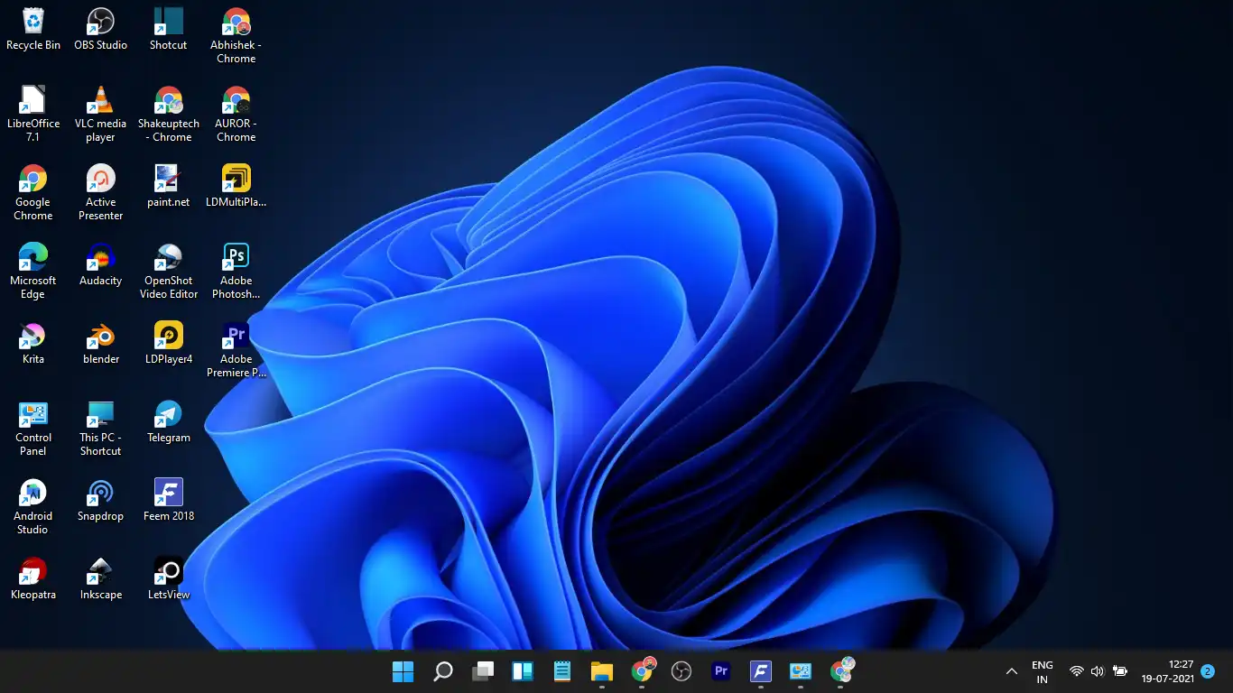 Download-and-Install-Latest-Windows-11-Beta-homescreen
