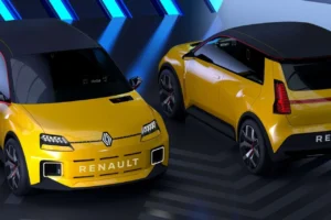 Renault-5-E-Tech-Hits-the-Roads-in-2024-2