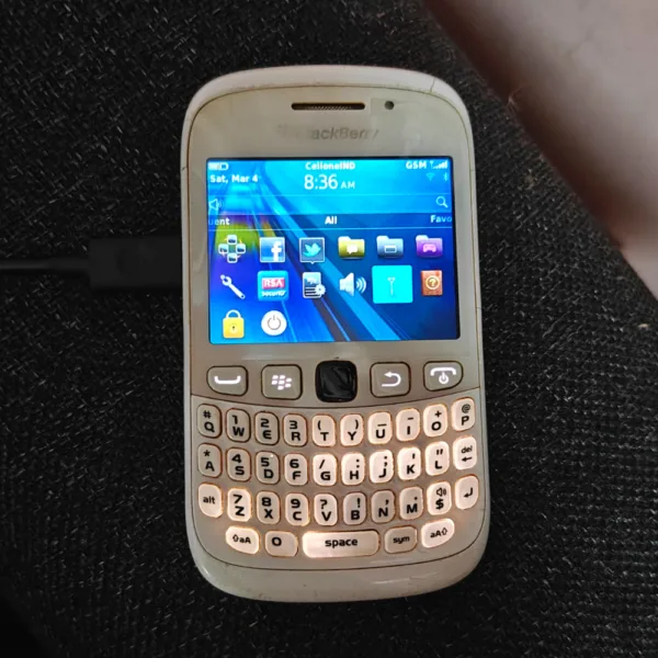 BlackBerry 9320 White - Pre-Owned/Used