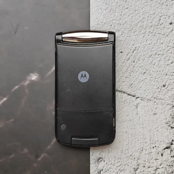 Moto RAZR2 V8 - Refurbished