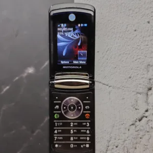 Moto RAZR2 V8 - Refurbished